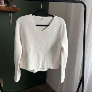 Uniqlo Cream V-Neck Sweater